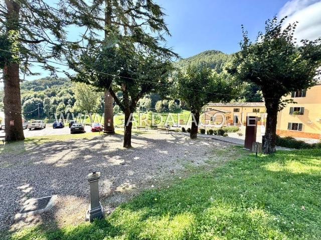 Appartamento in vendita a Ferrara Di Monte Baldo, Veneto