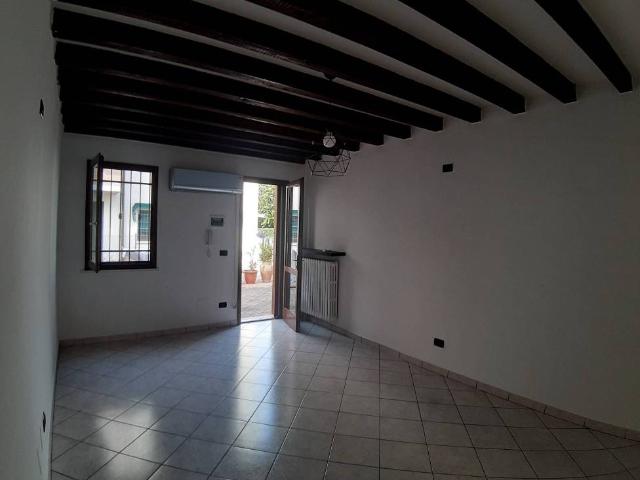 Appartamento in vendita a Ferrara, Reggio Emilia