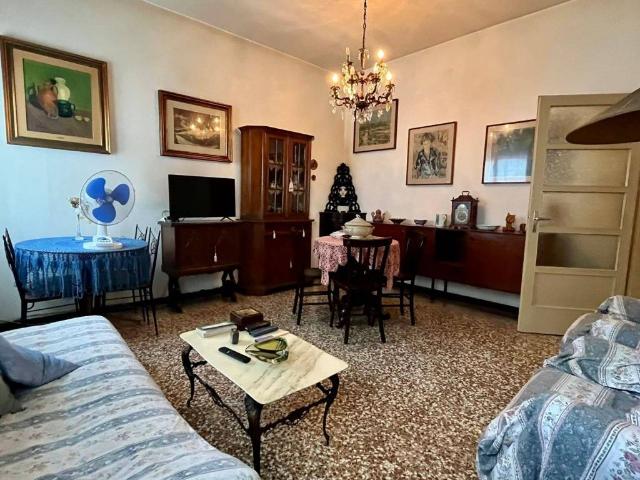 Appartamento in vendita a Centro cittadino, Ferrara