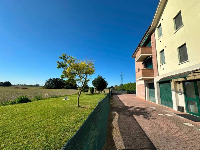 Appartamento in vendita a Ferrara, Reggio Emilia