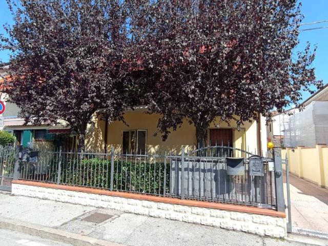 Appartamento in vendita a Ferrara, Reggio Emilia