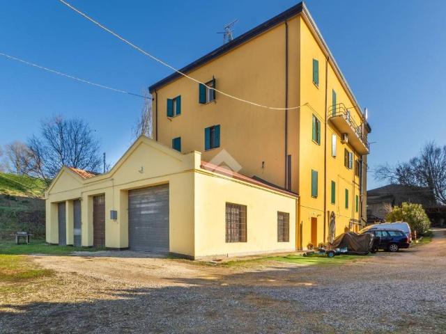 Appartamento in vendita a Ferrara, Reggio Emilia