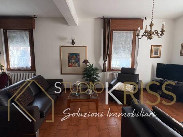 Appartamento in vendita a Ferrara, Reggio Emilia