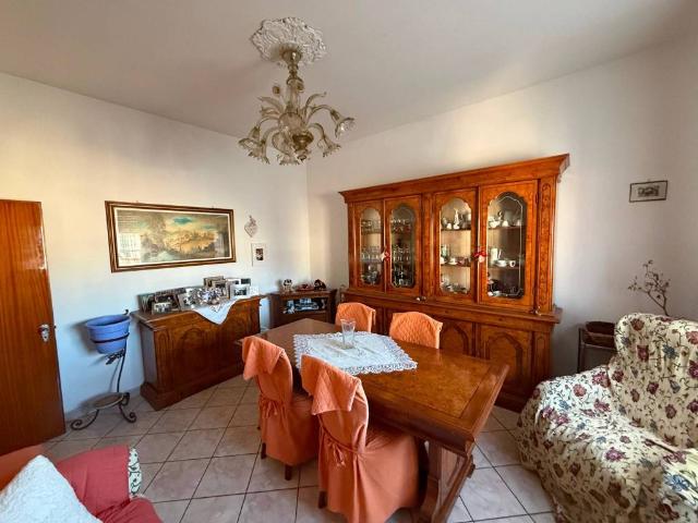 Appartamento in vendita a Ferrara, Reggio Emilia