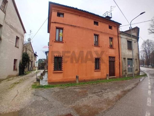 Appartamento in vendita a Ferrara, Reggio Emilia