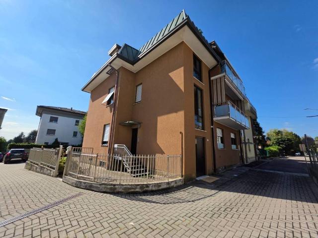 Appartamento in vendita a Figino Serenza, Como