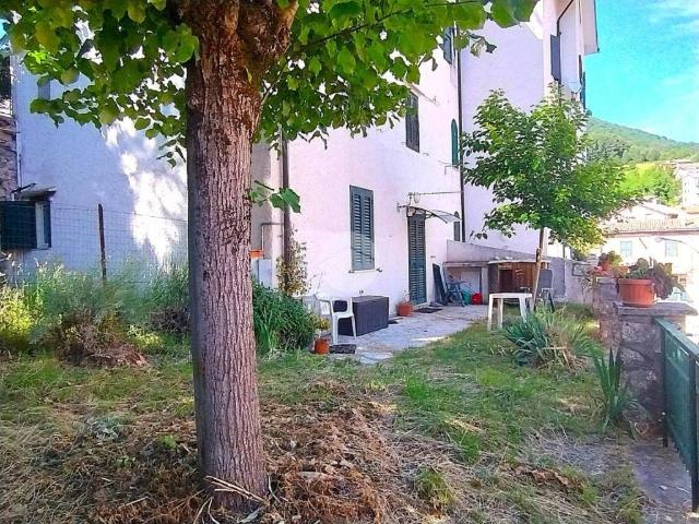 Appartamento in vendita a Filettino, Lazio