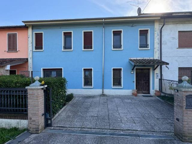 Appartamento in vendita a Unione Comuni Modenesi Area Nord, Finale Emilia