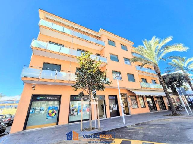 Appartamento in vendita a Finalmarina, Finale Ligure