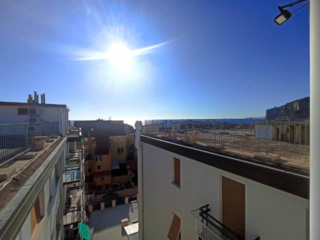 Appartamento in vendita a Finalmarina, Finale Ligure