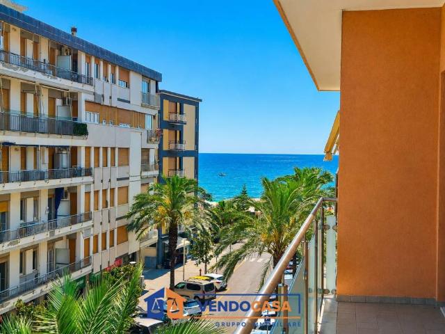 Appartamento in vendita a Finalmarina, Finale Ligure