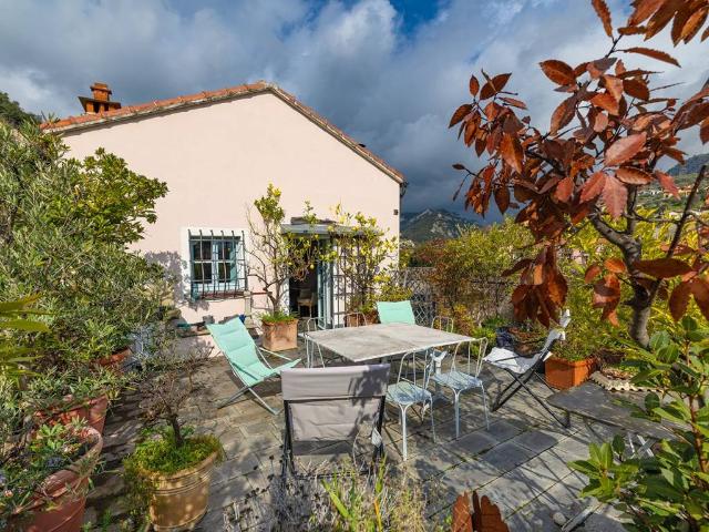 Appartamento in vendita a Finale Ligure, Liguria