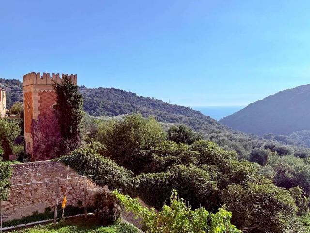 Appartamento in vendita a Finale Ligure, Liguria