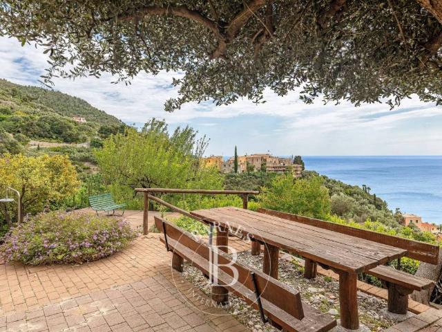 Appartamento in vendita a Finale Ligure, Liguria