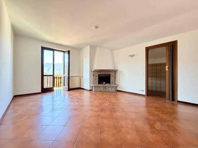 Appartamento in vendita a Fino Del Monte, Lombardia