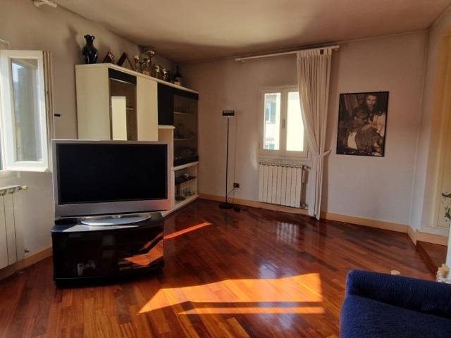 Appartamento in vendita a La Gora, Firenze