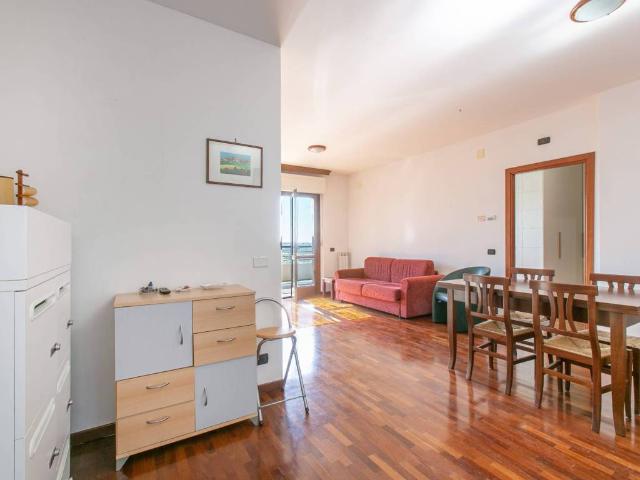 Appartamento in vendita a Pleiadi, Roma Capitale