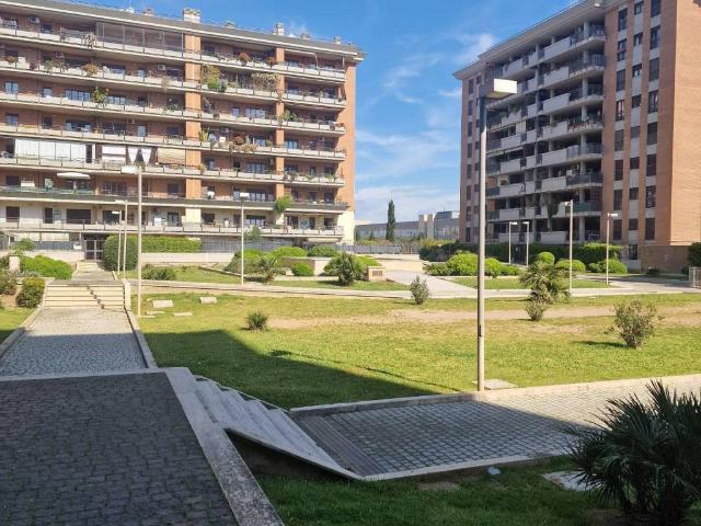 Appartamento in vendita a Pleiadi, Roma Capitale