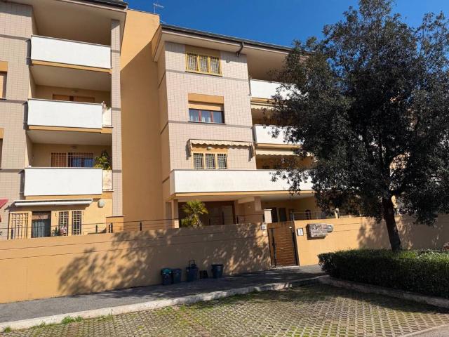 Appartamento in vendita a Granaretto, Roma Capitale