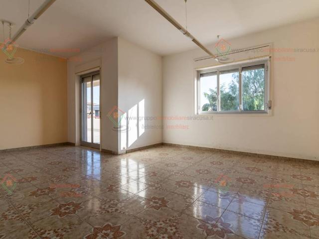 Appartamento in vendita a Floridia, Siracusa