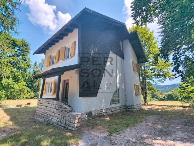 Villa Indipendente in vendita a Magnifica Comunità degli Altipiani Cimbri, Folgaria