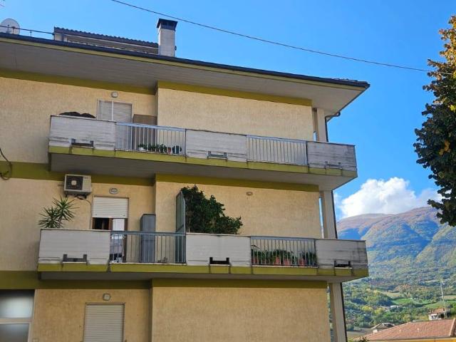 Appartamento in vendita a Capolavilla, Marche