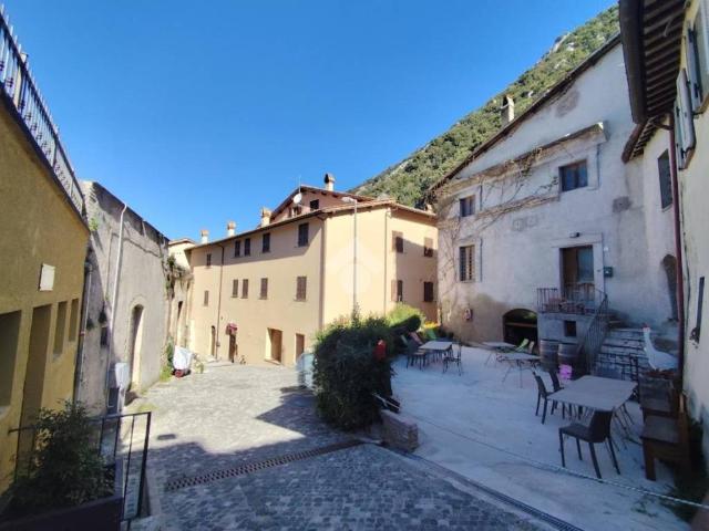 Appartamento in vendita a Foligno, Umbria