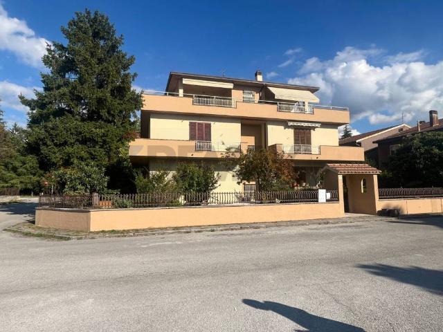 Appartamento in vendita a Foligno, Umbria