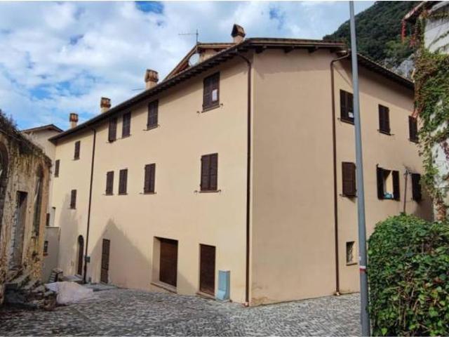 Appartamento in vendita a Foligno, Umbria