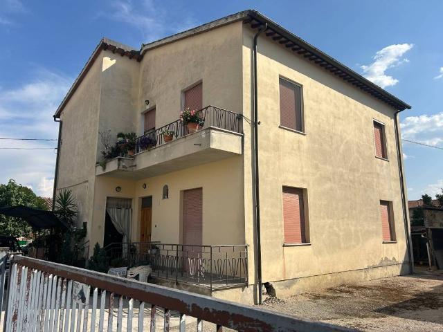 Appartamento in vendita a Foligno, Umbria