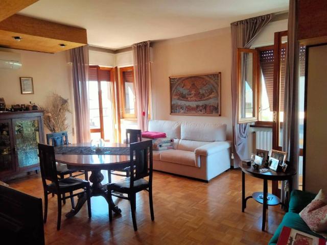 Appartamento in vendita a Foligno, Perugia