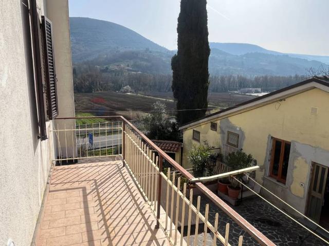 Appartamento in vendita a Foligno, Umbria