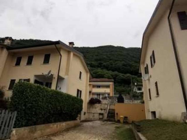 Appartamento in vendita a Follina, Veneto