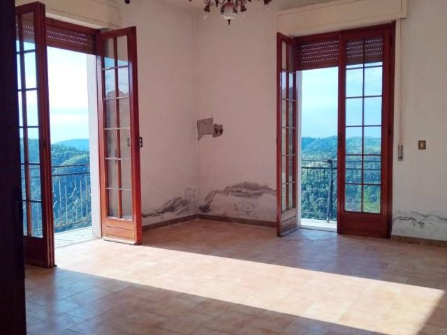 Appartamento in vendita a Follo, Liguria