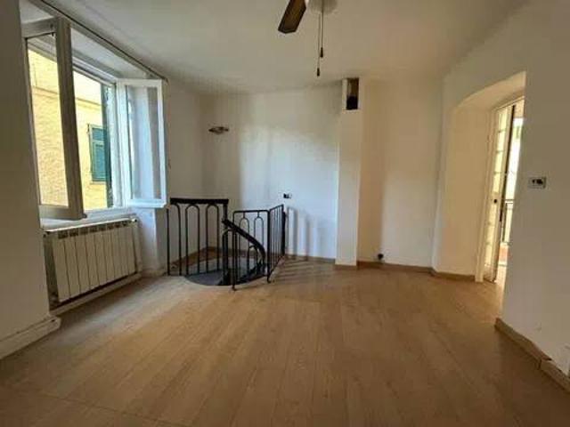 Appartamento in vendita a Follo, Liguria