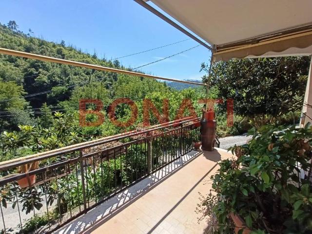 Villa Schiera in vendita a Follo, Liguria