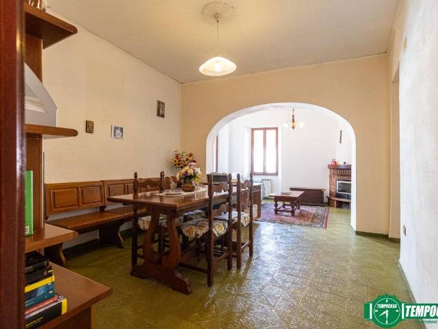 Appartamento in vendita a Follo, Liguria