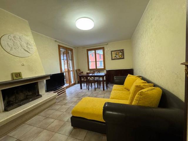 Appartamento in vendita a Castello, Follo