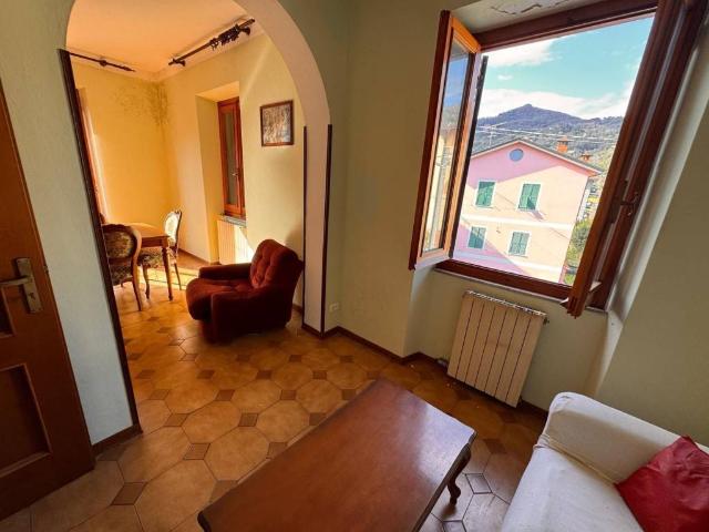 Appartamento in vendita a Follo, La Spezia