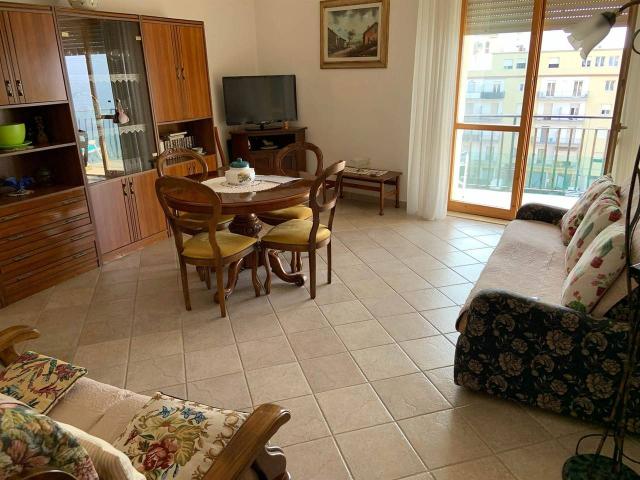 Appartamento in vendita a Follonica, Toscana
