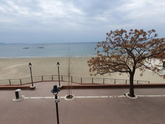 Appartamento in vendita a Follonica, Toscana