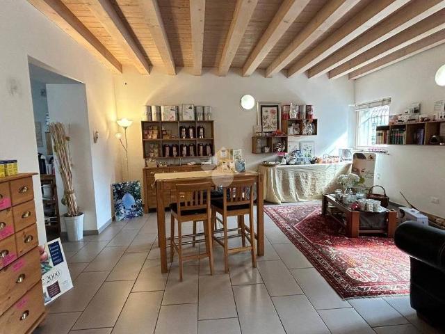 Appartamento in vendita a Villadolt / Viladolt, Fontanafredda