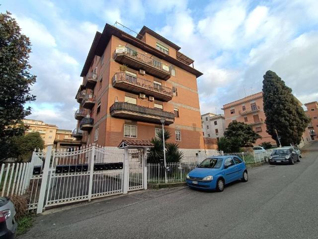 Appartamento in vendita a Tor Lupara, Roma Capitale