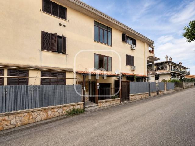 Appartamento in vendita a Tor Lupara, Roma Capitale