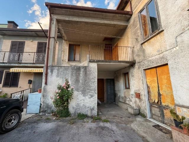 Appartamento in vendita a Celzi, Forino