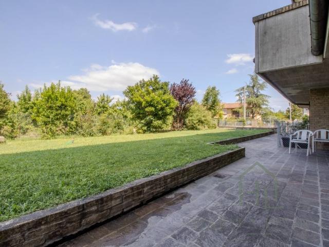 Villa Schiera in vendita a Unione di Comuni della Romagna Forlivese, Quattro