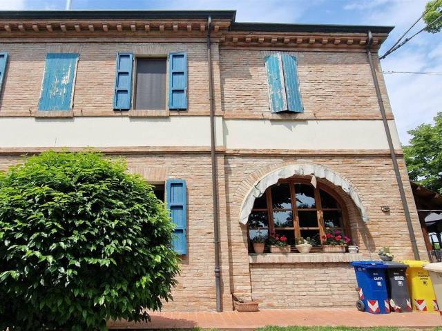 Appartamento in vendita a Unione di Comuni della Romagna Forlivese, Quattro