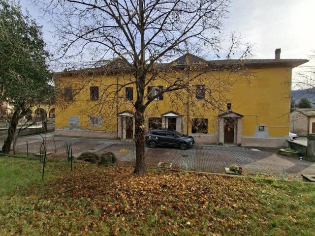 Appartamento in vendita a Fornovo Di Taro, Reggio Emilia