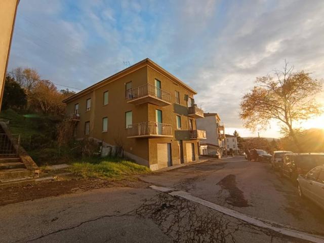 Appartamento in vendita a Fornovo Di Taro, Reggio Emilia