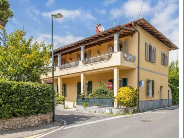 Appartamento in vendita a Roma Imperiale, Forte Dei Marmi